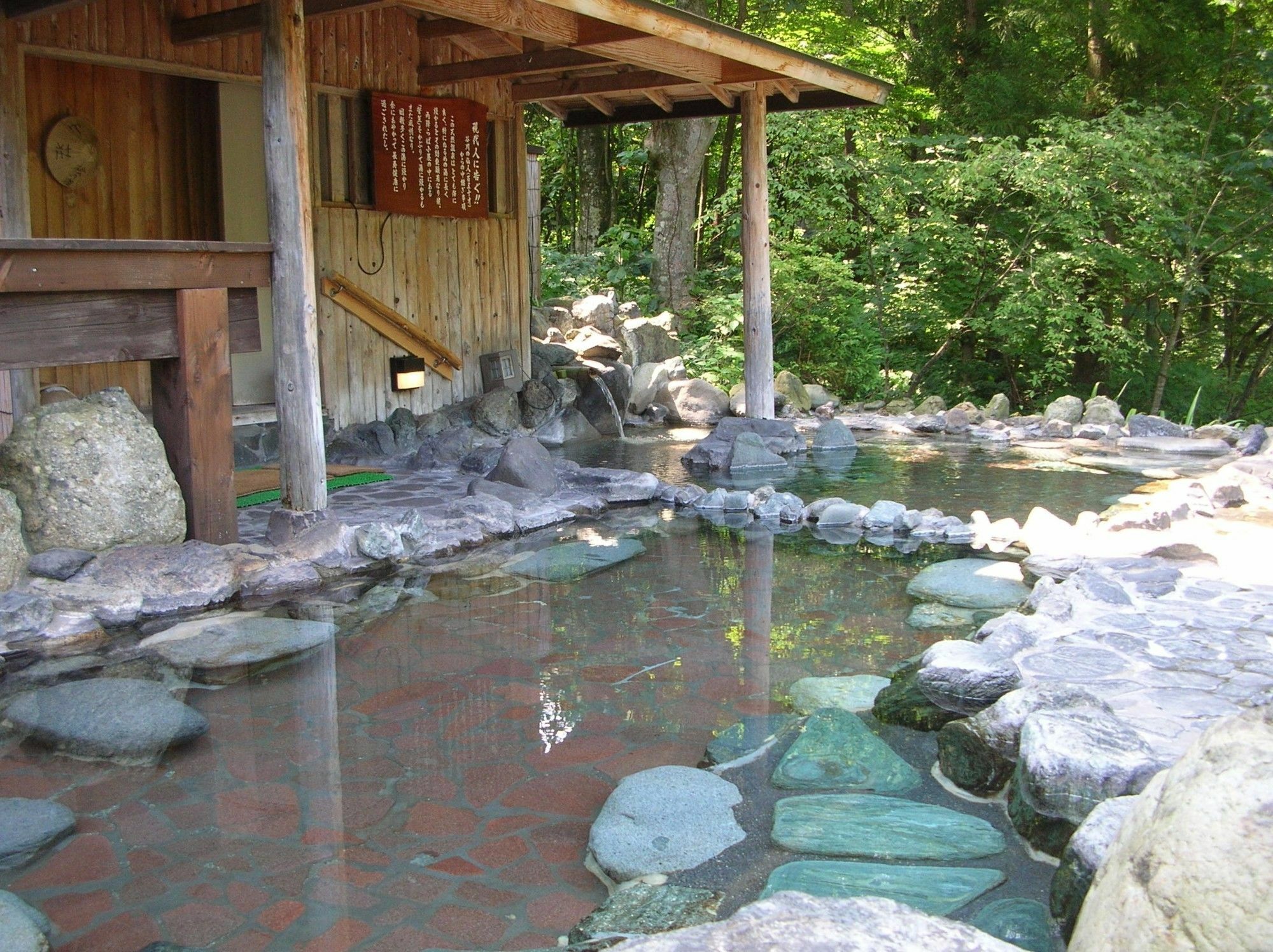 谷川温泉 檜の宿 水上山荘 みなかみ町 エクステリア 写真